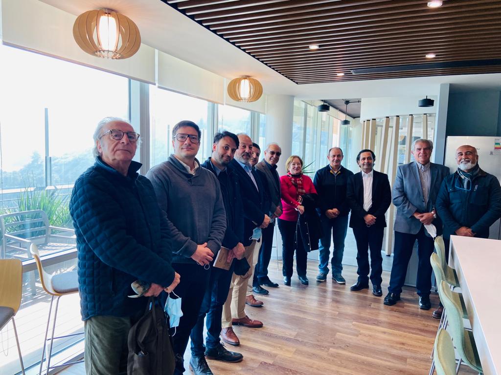 Autoridades de la Universidad de Valparaíso visitan el Distrito de Innovación V21