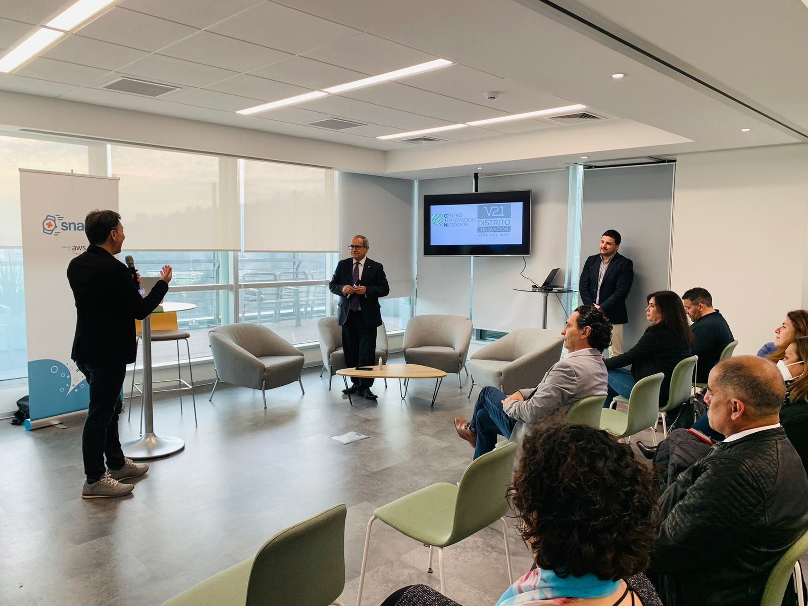 “Café de Innovación” en Distrito V21 apunta a fortalecer redes colaborativas