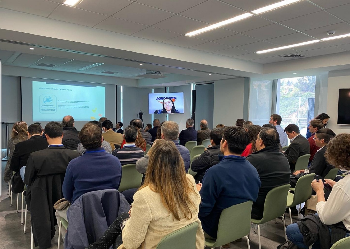 Distrito V21 realizó primer Update Tecnológico de la industria en la región