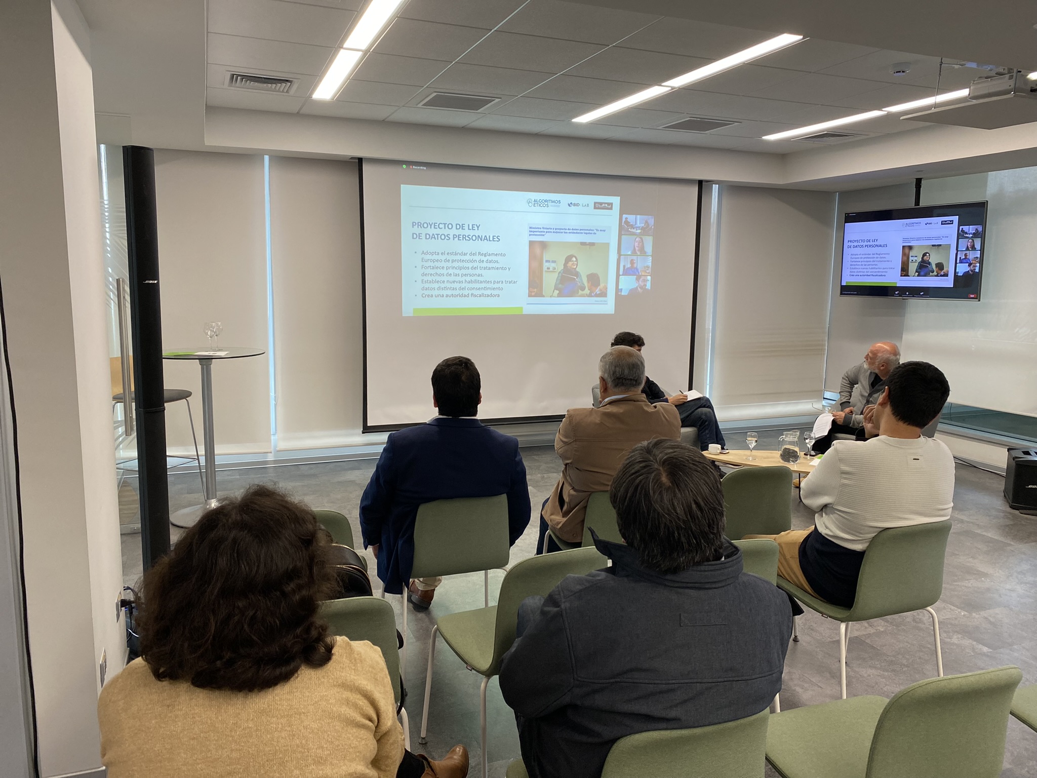 En Distrito V21 realizan conversatorio sobre la relevancia de la Ética e Inteligencia Artificial en Chile