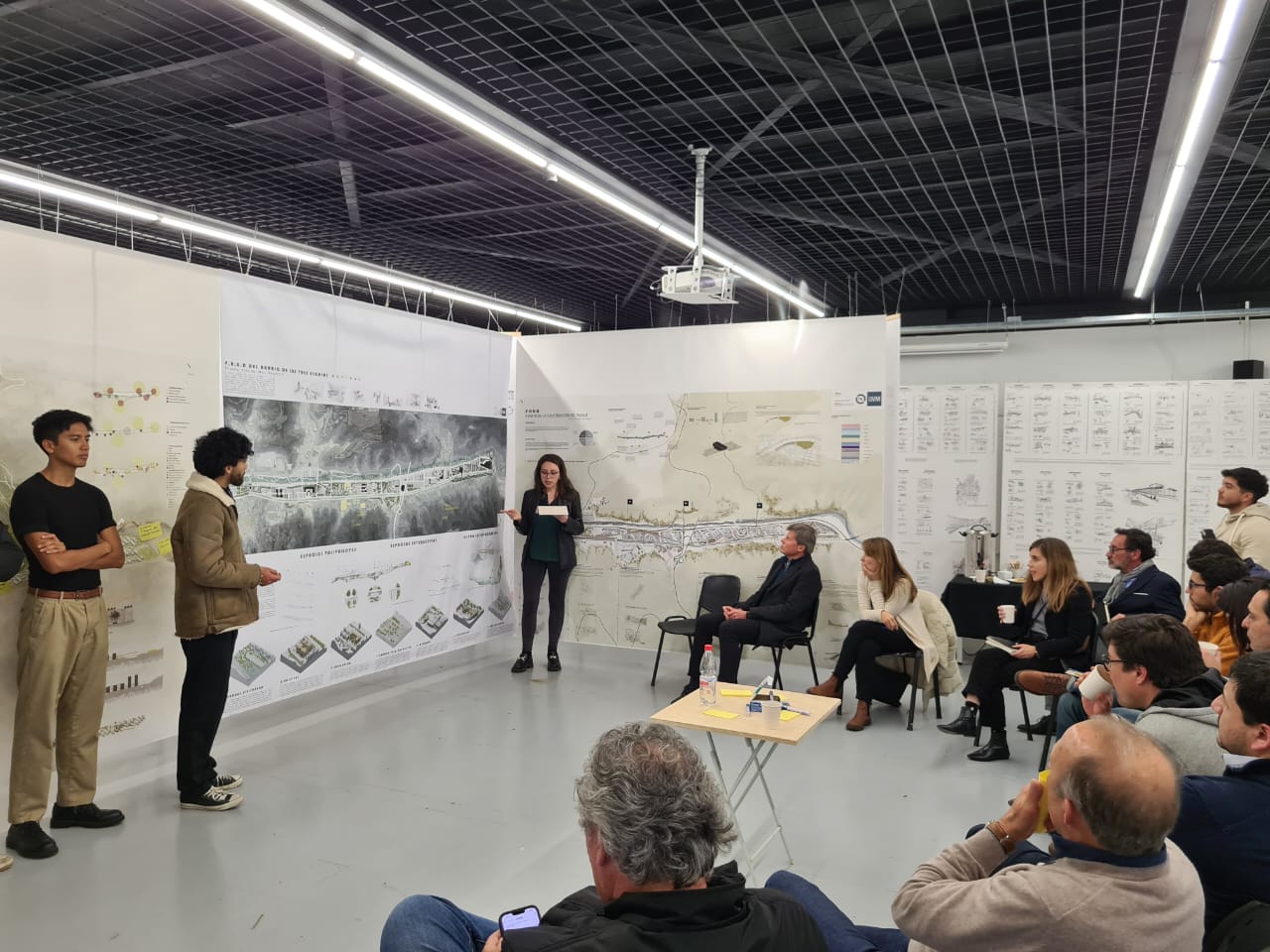 Representantes del V21 conocen propuestas de mejora para el Barrio El Salto