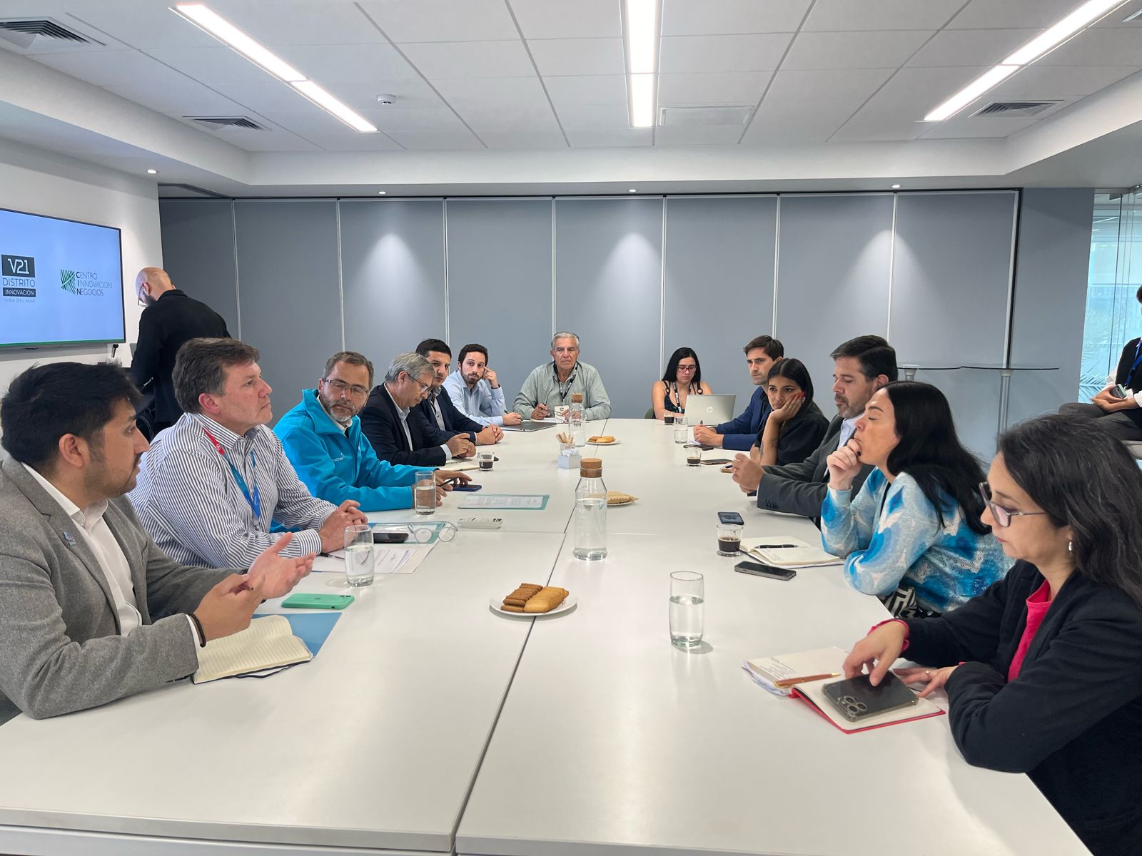 Director General de ProChile se reúne con principales gremios empresariales en el Distrito de Innovación V21
