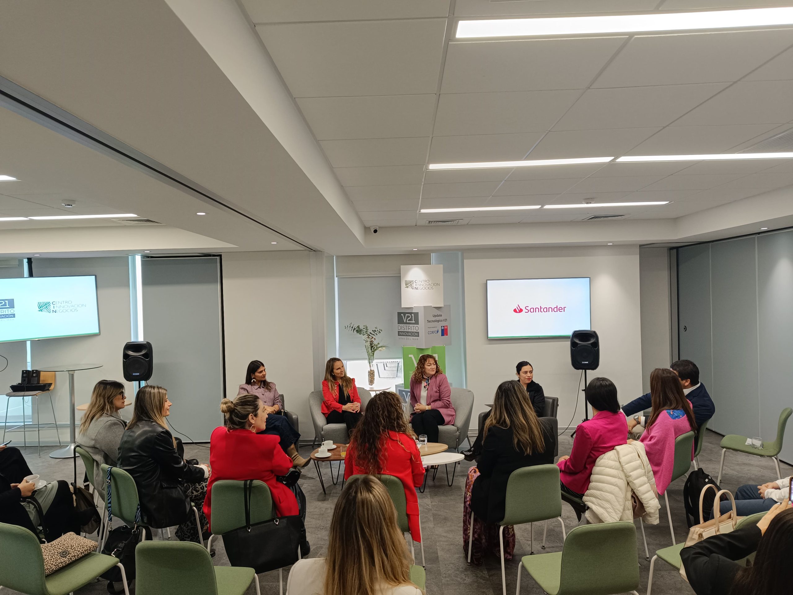 Seminario en el Distrito V21 explora el rol de la mujercomo motor de innovación y emprendimiento