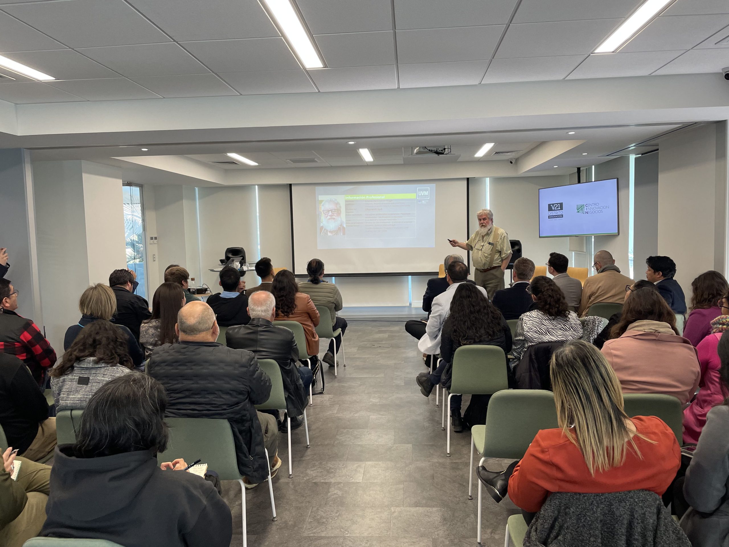 Workshop “Nuevos Enfoques para la Gestión de Residuos en Viña del Mar” explora estrategias y soluciones innovadoras para la gestión de residuos en la comuna