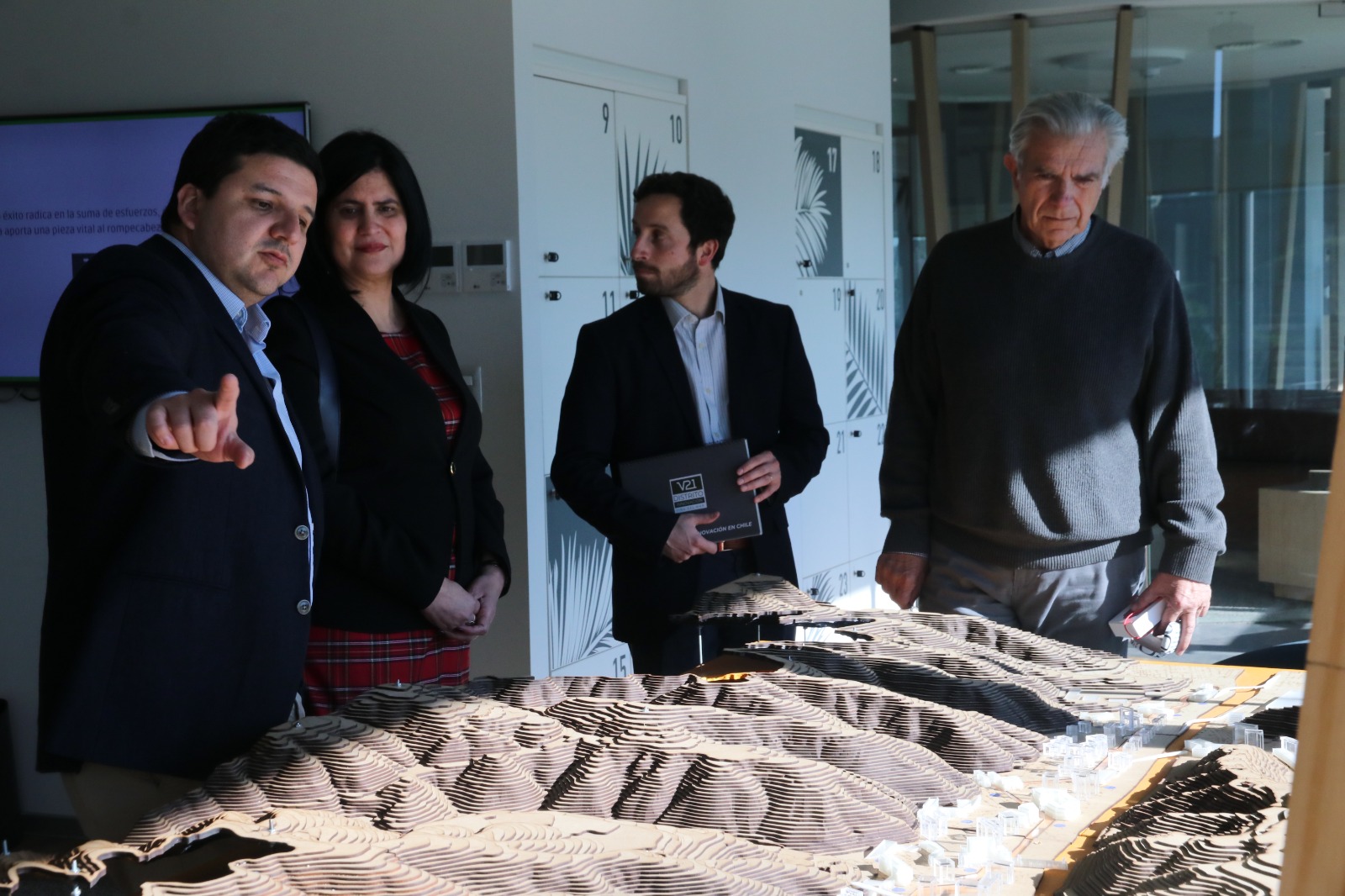 Visita Diplomática en el Distrito de Innovación V21