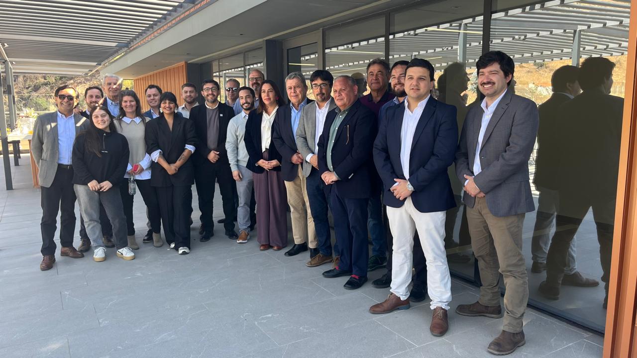 Fortaleciendo la innovación: Encuentro V21 y Gobierno Regional