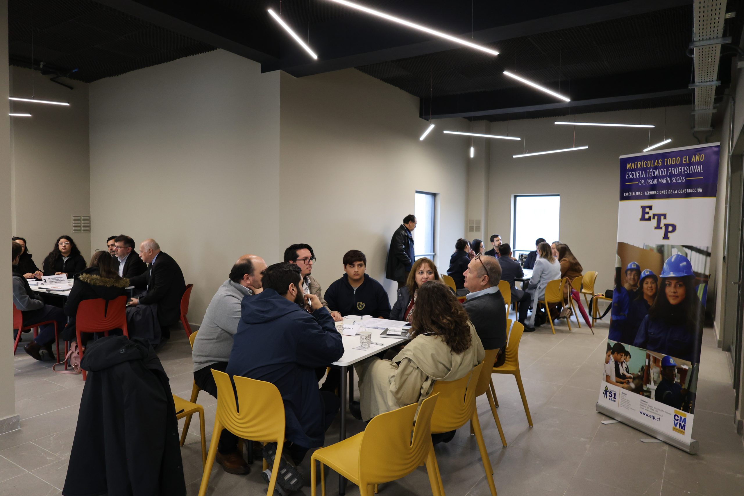 ParqTec V21 recibe el primer Consejo Asesor para el Desarrollo Educativo Técnico Profesional de Viña del Mar