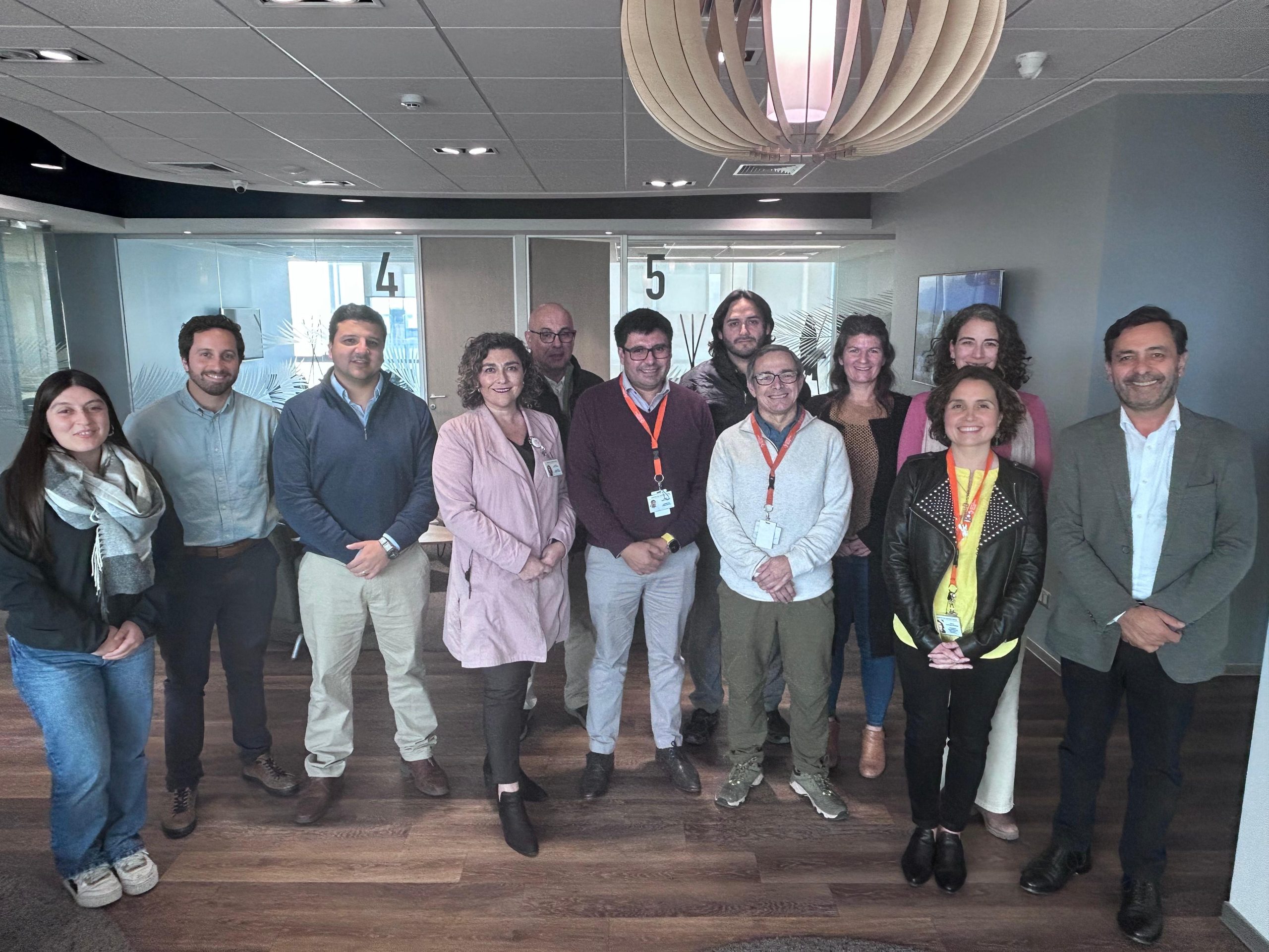 Hospital Gustavo Fricke y Distrito V21 inician trabajo para innovar en salud