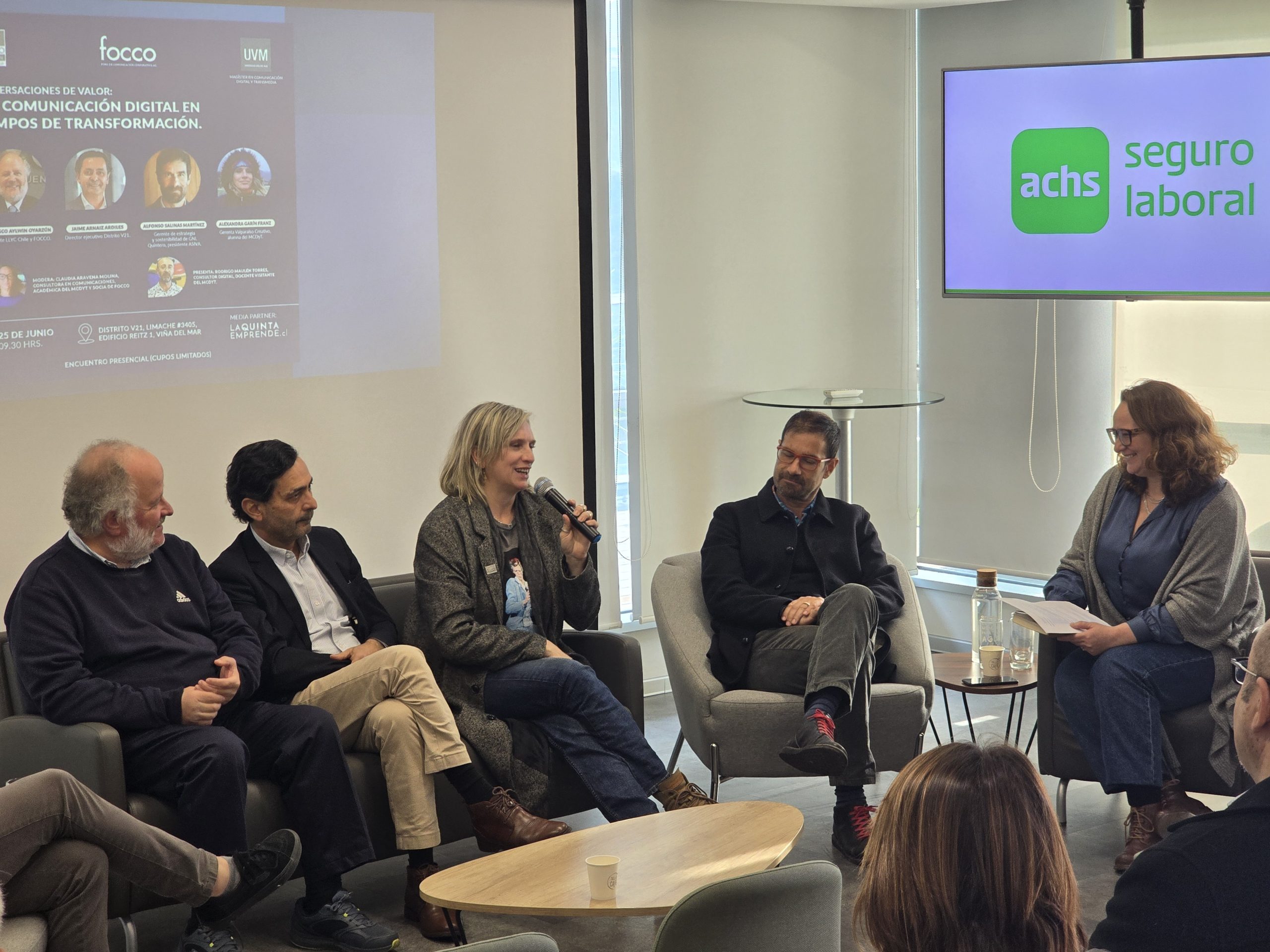 Representantes de distintos sectores productivos de la Región, se reúnen a reflexionan sobre el impacto de la IA y la comunicación digital en la transformación empresarial