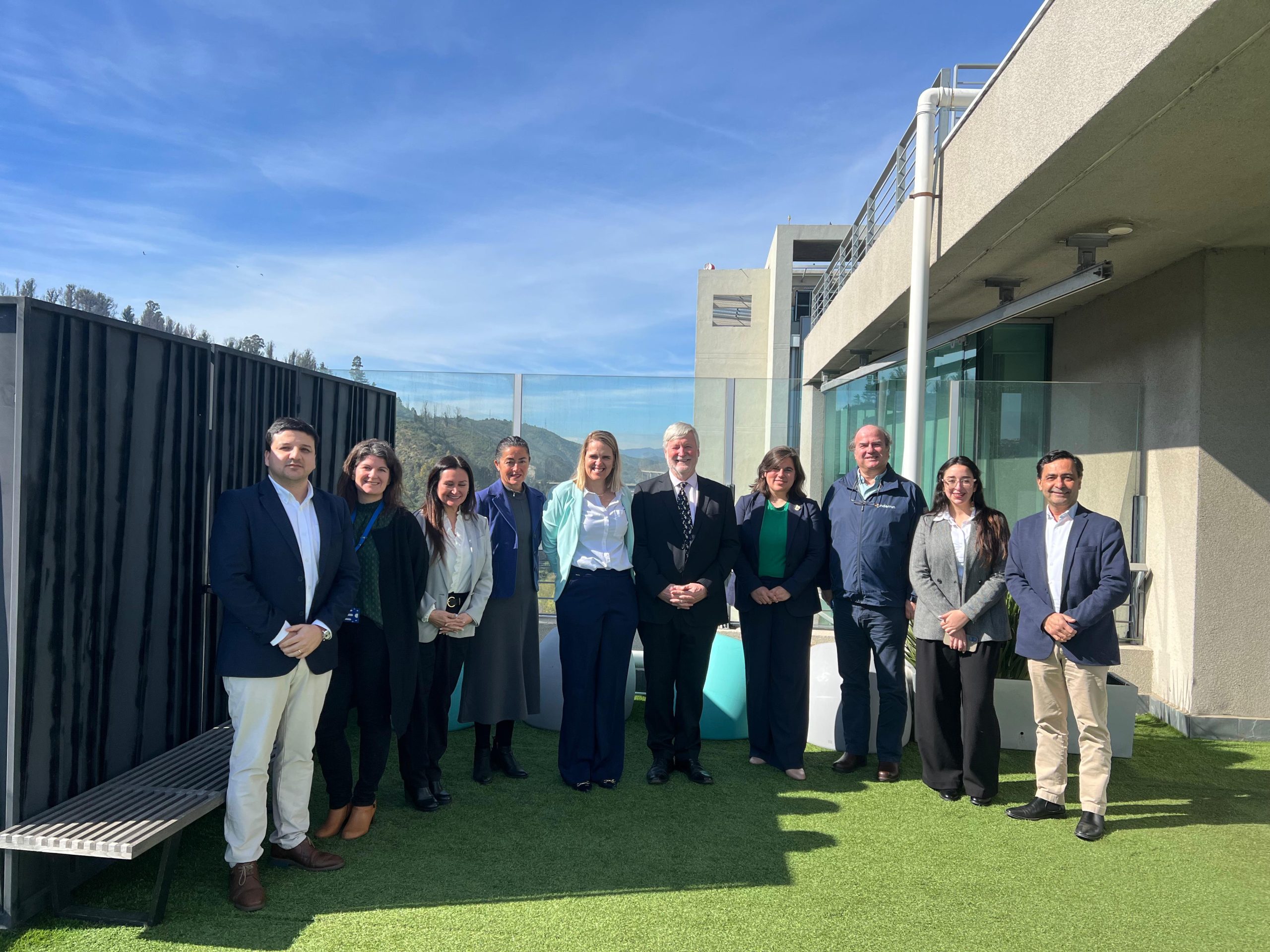 Embajadora de Canadá visitó el Distrito V21